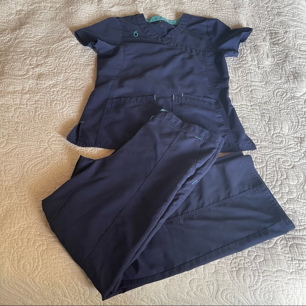 ScrubStar set in navel blue size small